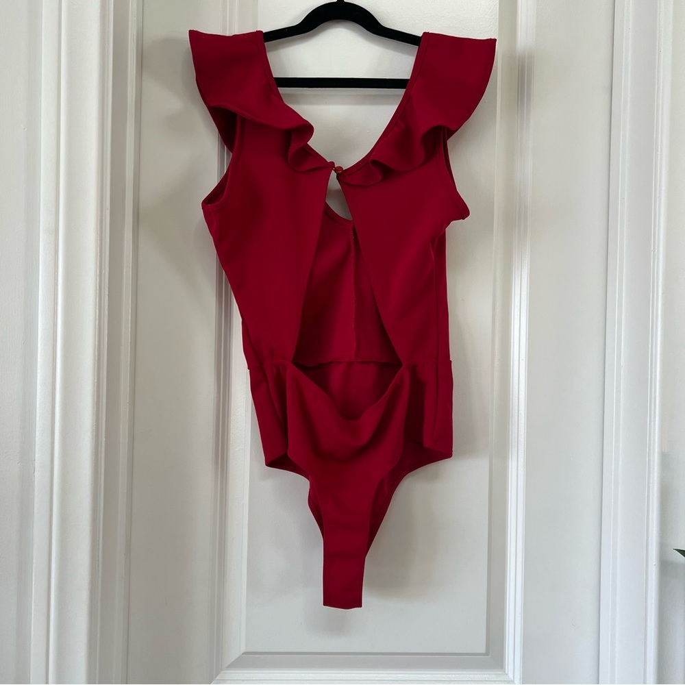 Lulu’s Red Ruffle V Neck Bodysuit Tank - Picture 3 of 5